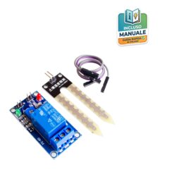 Kit sensore igrometro per terreno composto da una scheda elettronica blu FC-50 con relè Songle azzurro da 12V, potenziometro, due LED, una sonda a forcella beige con piste metalliche e cavetti di collegamento viola e grigi.