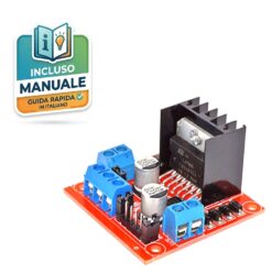 Modulo driver motore L298N con dissipatore di calore nero, condensatori e morsetti blu per progetti Arduino e robotica.