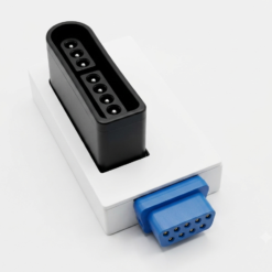 Adattatore elettronico per connettere il joystick del Super Nintendo alla porta a 9 pin del Sega Mega Drive con supporto per i giochi a sei tasti.